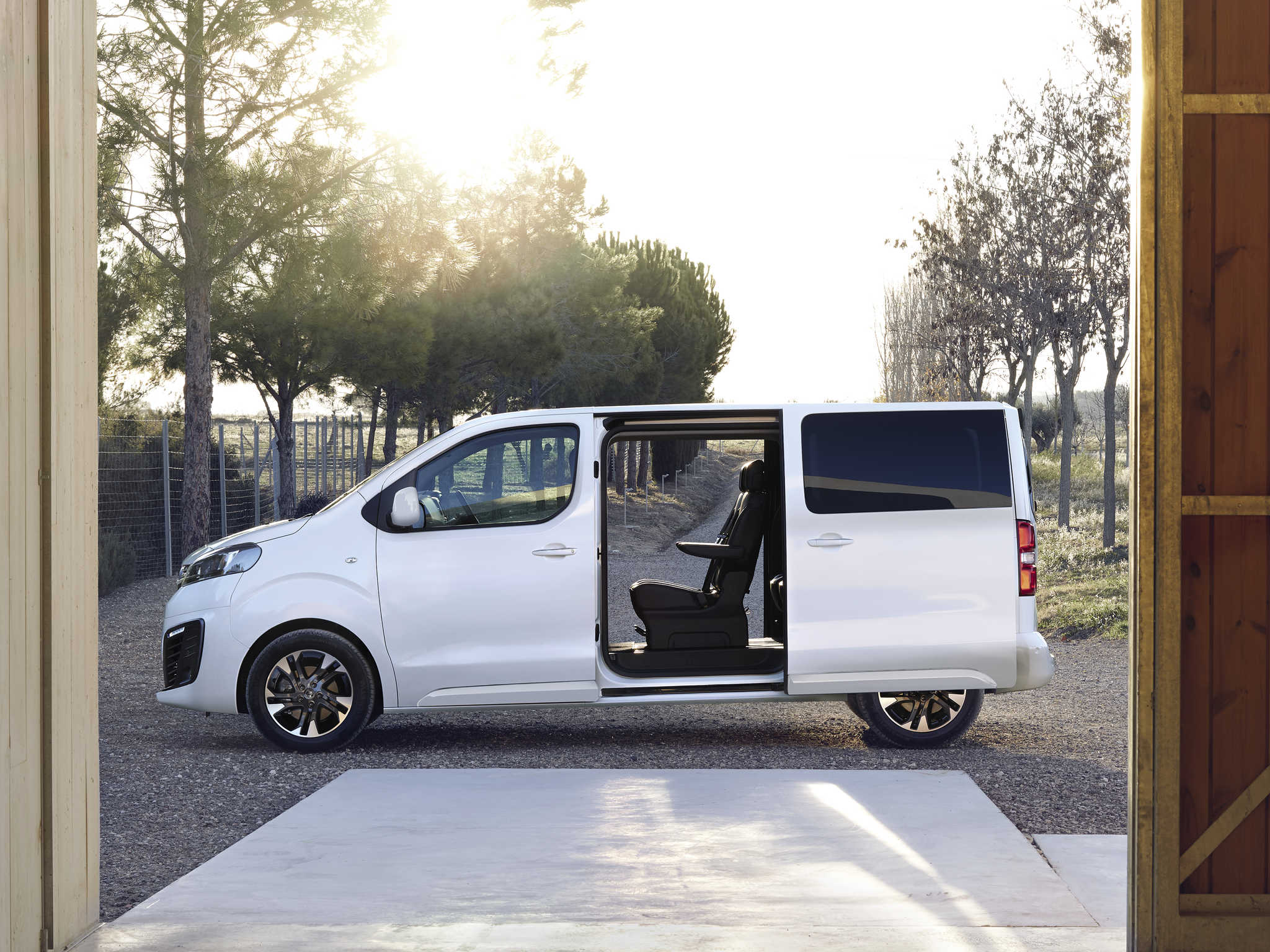 vauxhall vivaro 9 seater motability