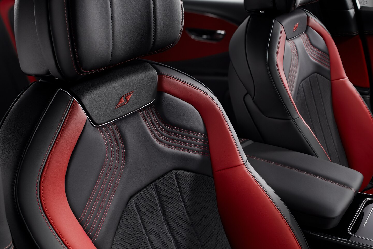 Extendable 2601X1734 Spur S Int Seatdetail V1f Rgb