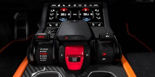 Urus Se Interior Image Card 1